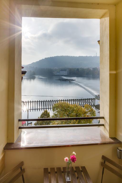 Smetanovo Nabrezi - Riverview Old Town Apartment Prága Kültér fotó
