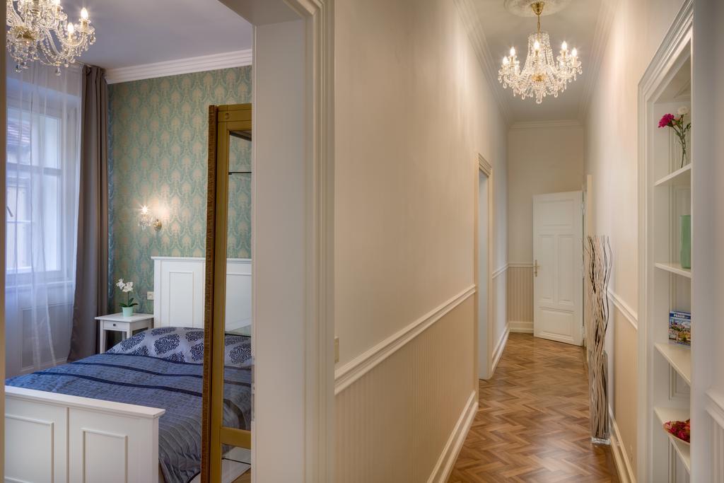 Smetanovo Nabrezi - Riverview Old Town Apartment Prága Kültér fotó